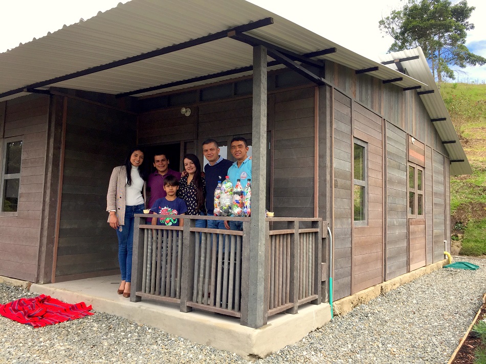 John Berrío. Emprendedor y director de la Fundación BOTELLAS CON AMOR