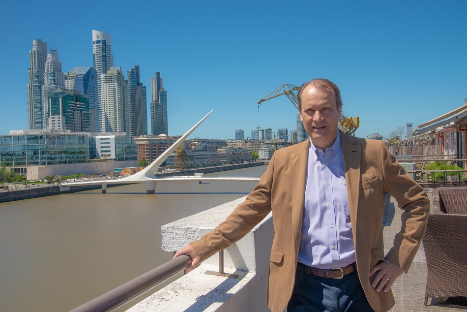 Alberto Bethke, CEO y socio fundador de OLIVIA.