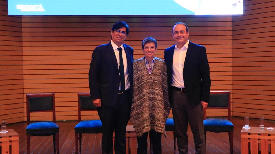 Secretario de Desarrollo Económico Alfredo Bateman- Claudia Lopéz Alcaldesa de Bogotá y Patricio Espinosa Gerente General de IBM para Colombia (6)