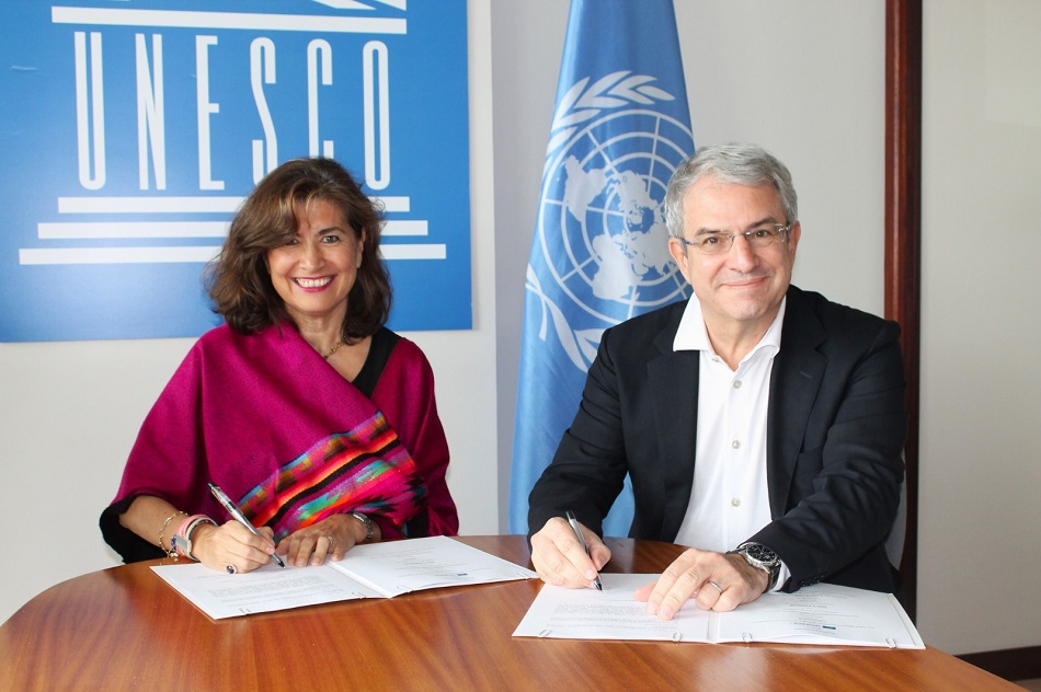 Gabriela Ramos, subdirectora general de la UNESCO, y Laurent Freixe, CEO de Nestlé para América Latina.