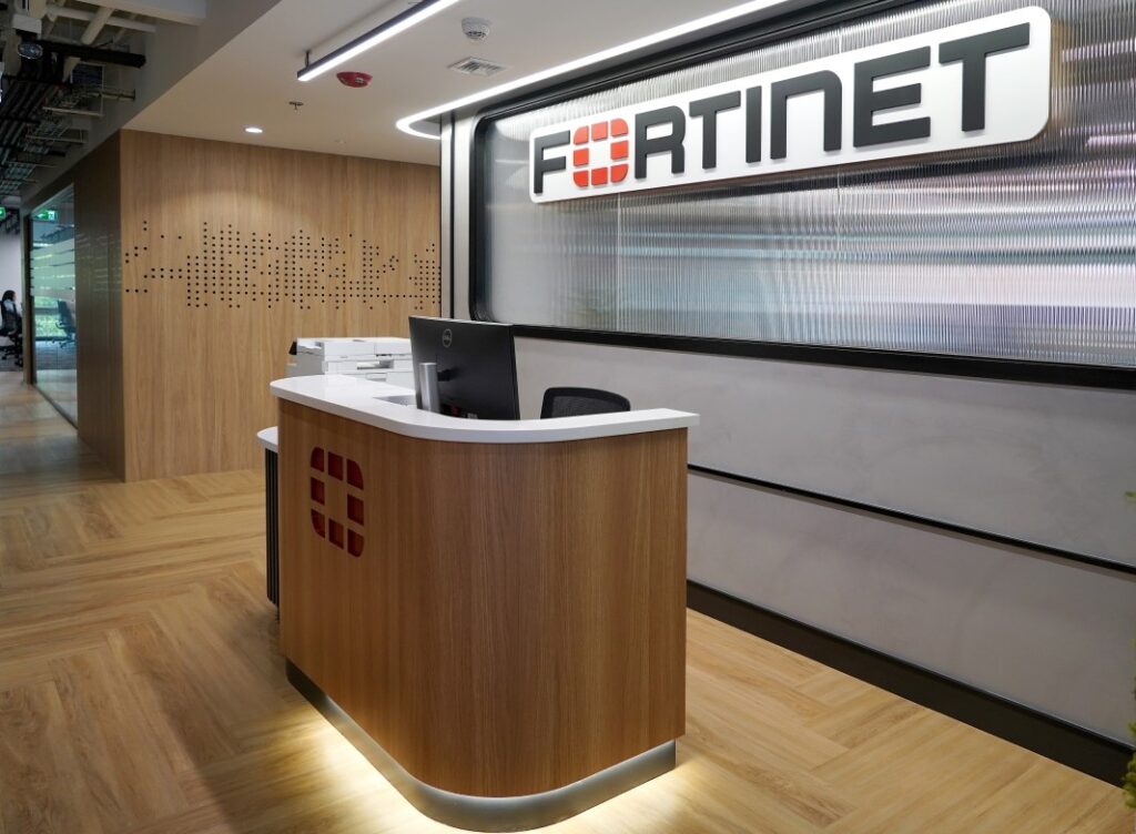 Oficinas Fortinet Bogota 4